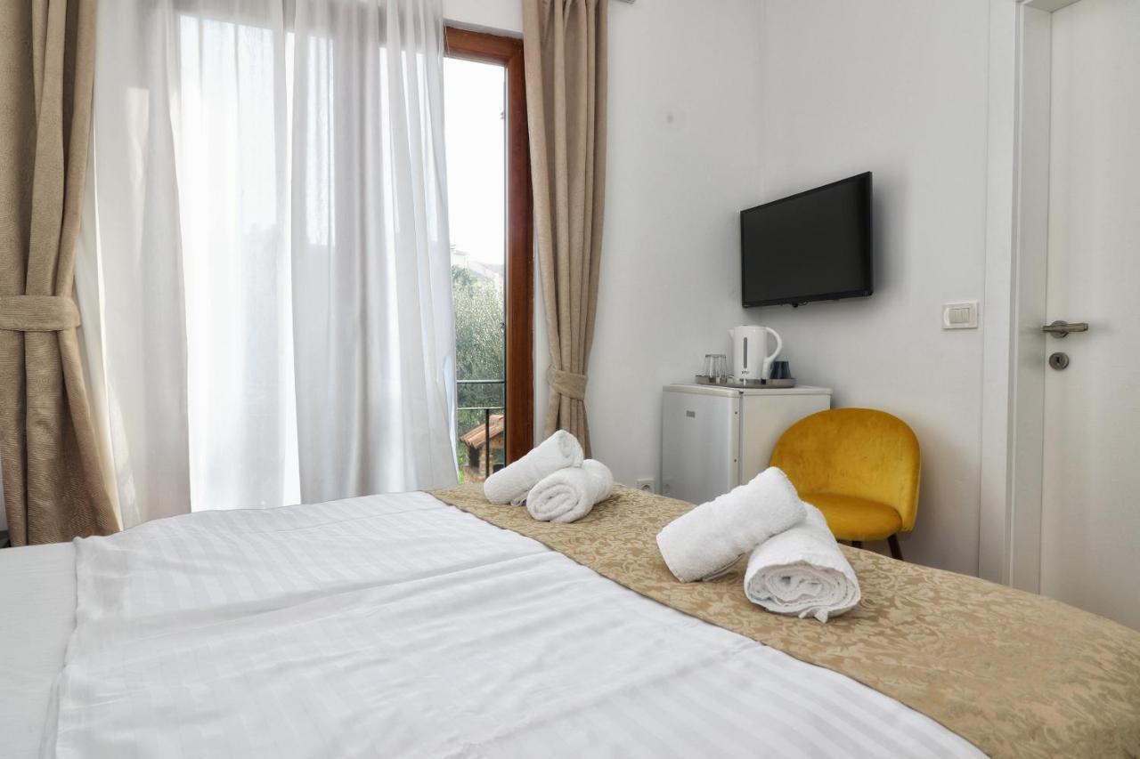 Kseni Accommodation Ровінь Екстер'єр фото